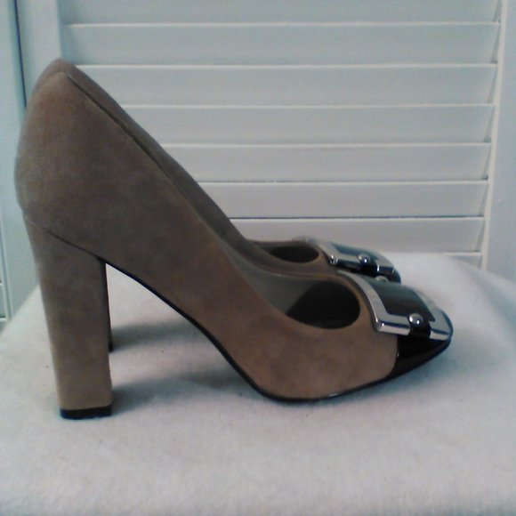 White House/Black Market 6 Theo Camel Suede Heels - Picture 3 of 5